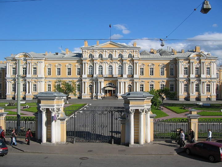 77 St Petersburg architecture.jpg